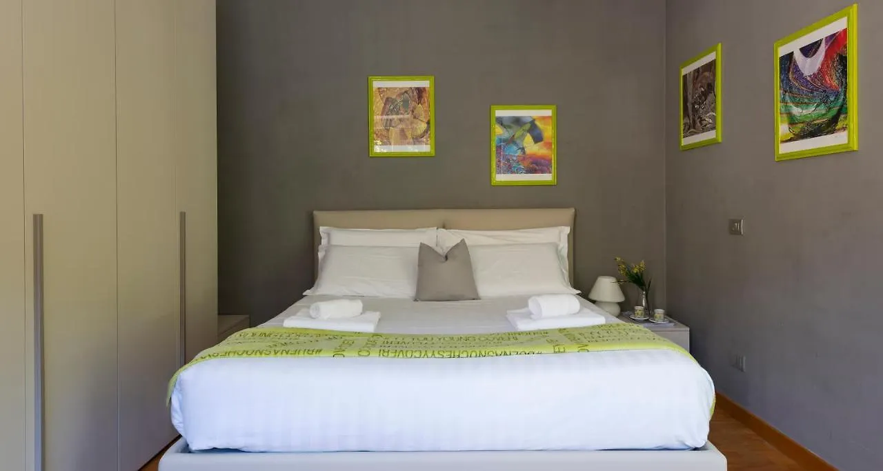 Joivy Vibrant Studio Near Train Station Apartment Como 0*,
