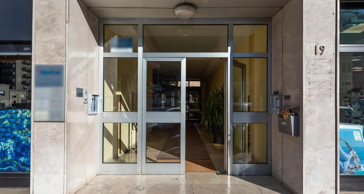 Joivy Vibrant Studio Near Train Station Apartment Como